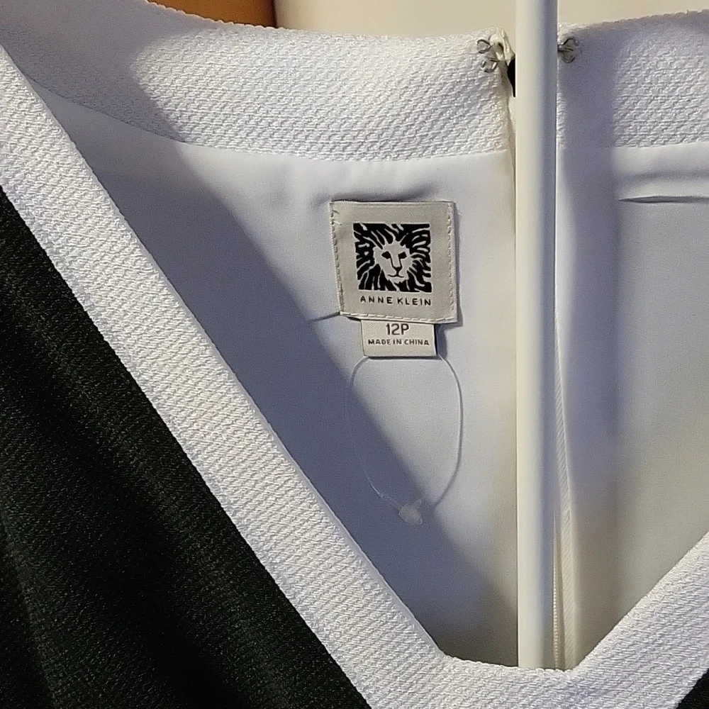 ANNE KLEIN Sleeveless Dress Colorblock Black White Petite Size 12P - Picture 2 of 3